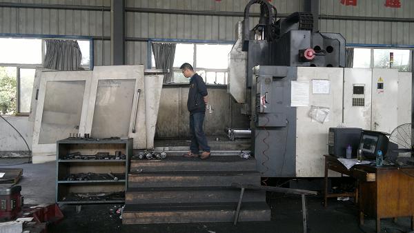 省委書記樓陽生一行深入大運新能源汽車生產(chǎn)基地調(diào)研